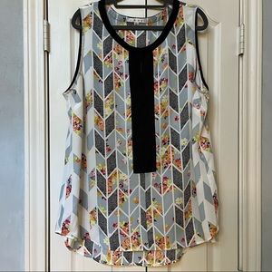 XL CAbi lightweight sleeveless top